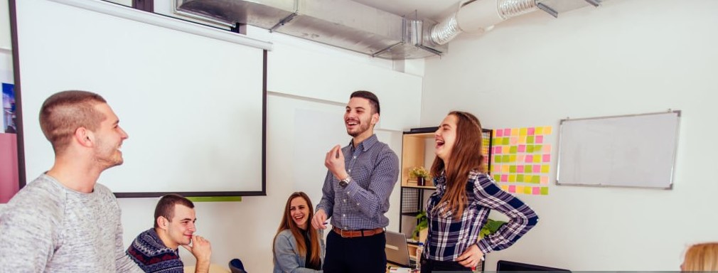 Entrar a la noticia: 1.300 personas recibieron ayudas de Euskarabidea para estudiar euskera, un 30% más que el curso anterior